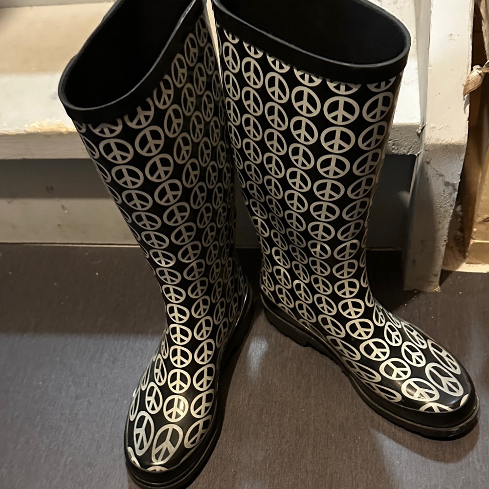 Black and White Peace Sign Rain Boots